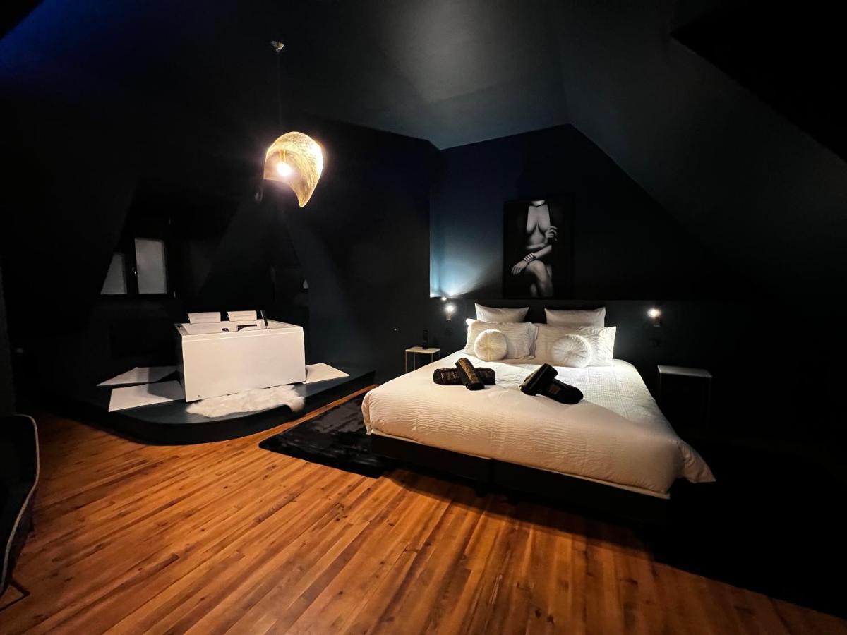 La Suite Isahora. Les Locations Isahora C'Est Aussi Plusieurs Appart' De Standing A 2 Pas Du Chateau D'Eu, Des Falaises Du Treport, De Mers Les Bains Et Aux Portes De La Baie De Somme ウー  エクステリア 写真